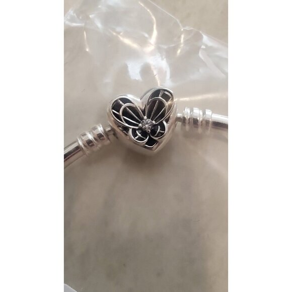Pandora bracelet  Butterfly Bangle Heart Rhinestone Size small 17 cm Silver Tone - Picture 4 of 9